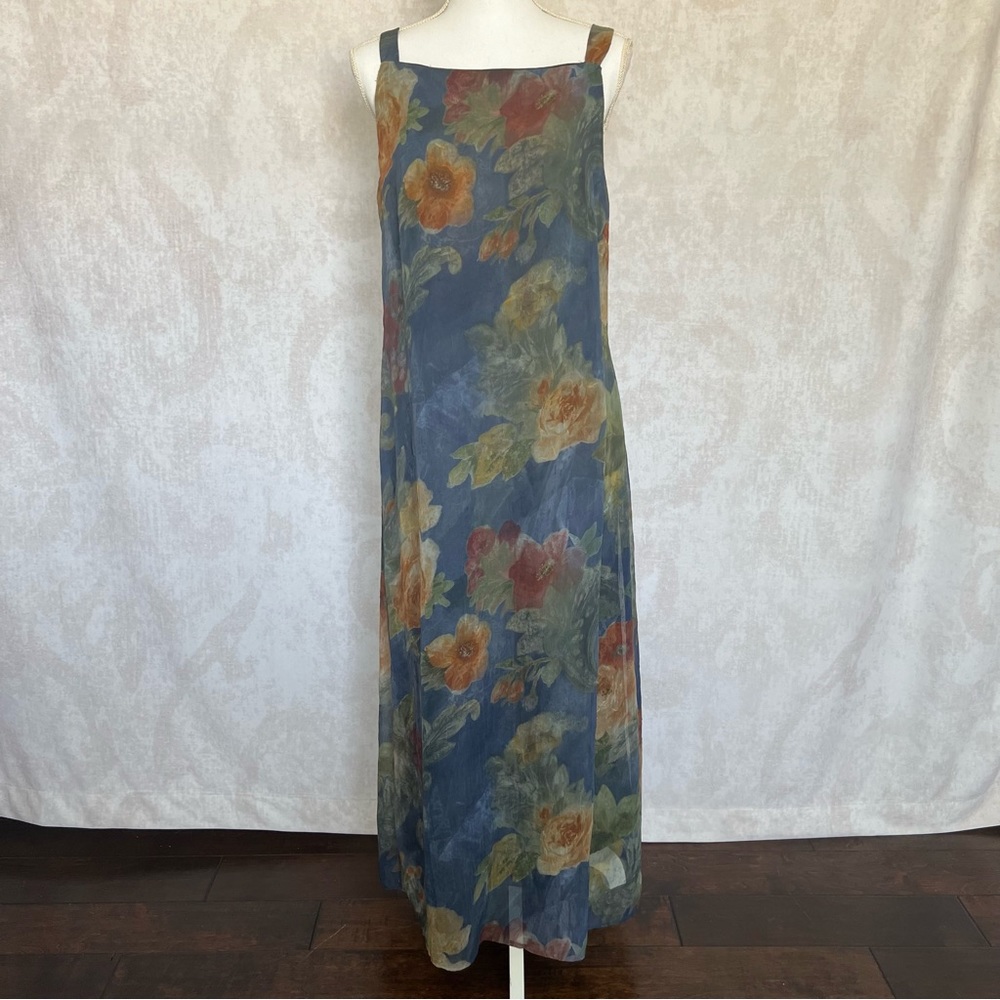 Women’s Floral Pattern Dress in Size 11-12.